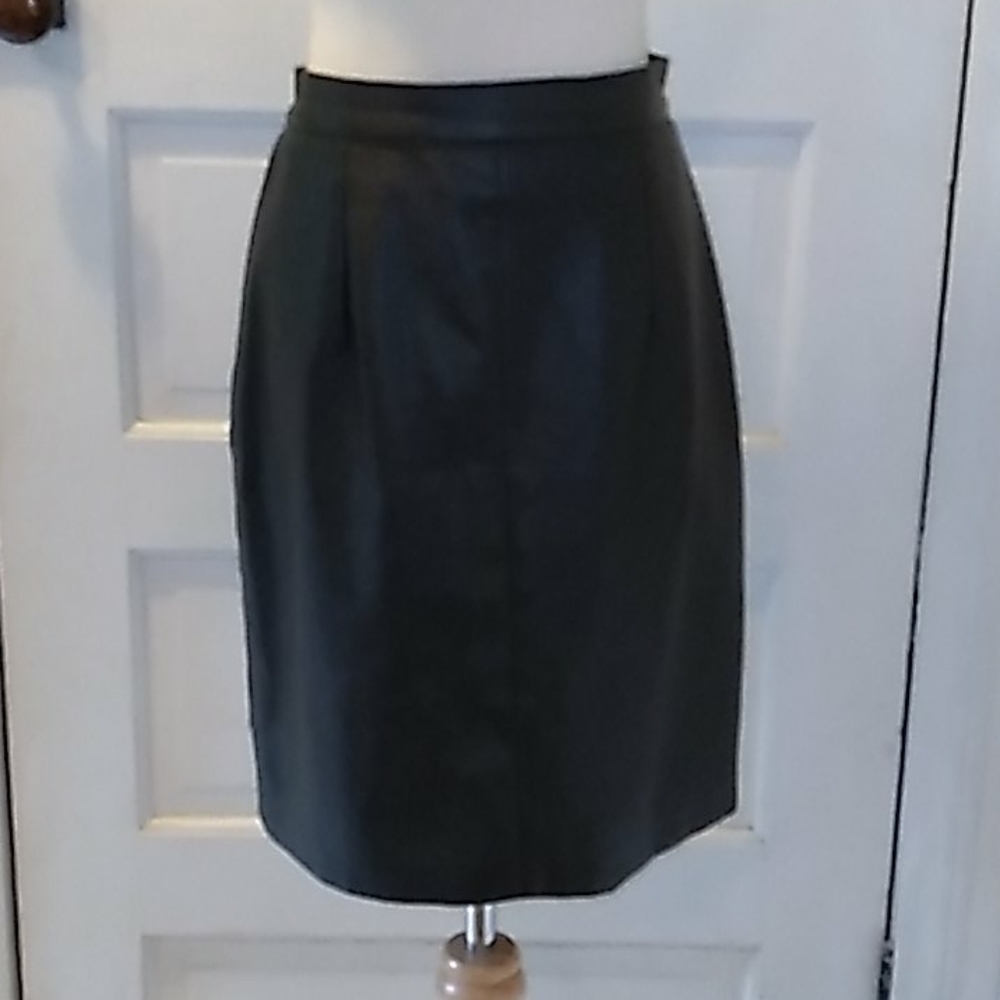 Neutral Zone black faux leather skirt vintage 1980